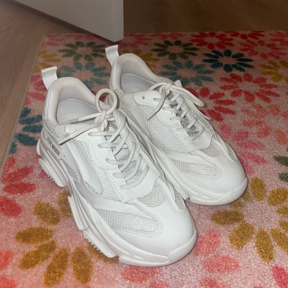 Steve Madden - Picture 3 of 3